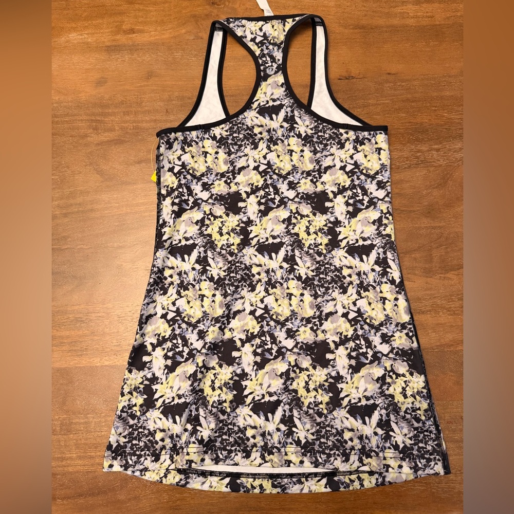 Lululemon Tank size 6